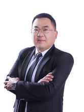 王明